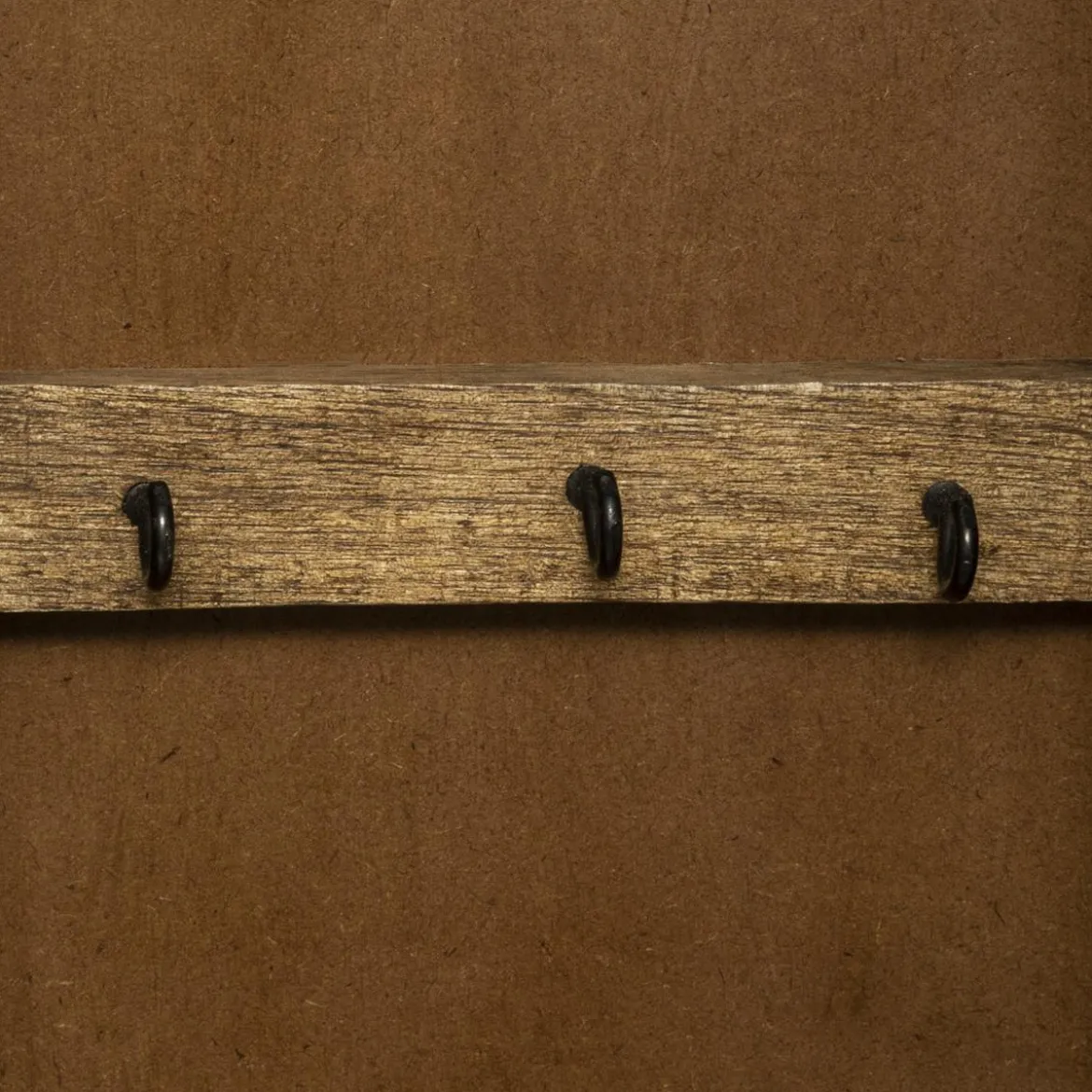 BOITE CLE BOIS SCUPTE D.28X16CM