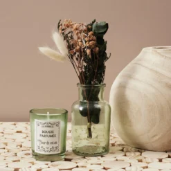 BOUGIE PARFUMEE ET FLEURS SECHEES