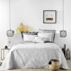 COUVRE LIT 2 PLACES 220X240CM MICROFIBRE PALOMBINE BLANC
