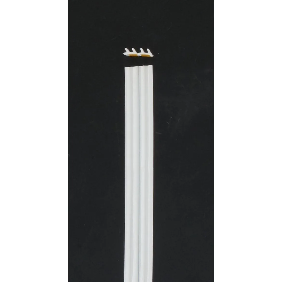 JOINT ISOLANT ADHESIF CAOUTCHOUC PROFIL F 2 X 2.75M BLANC