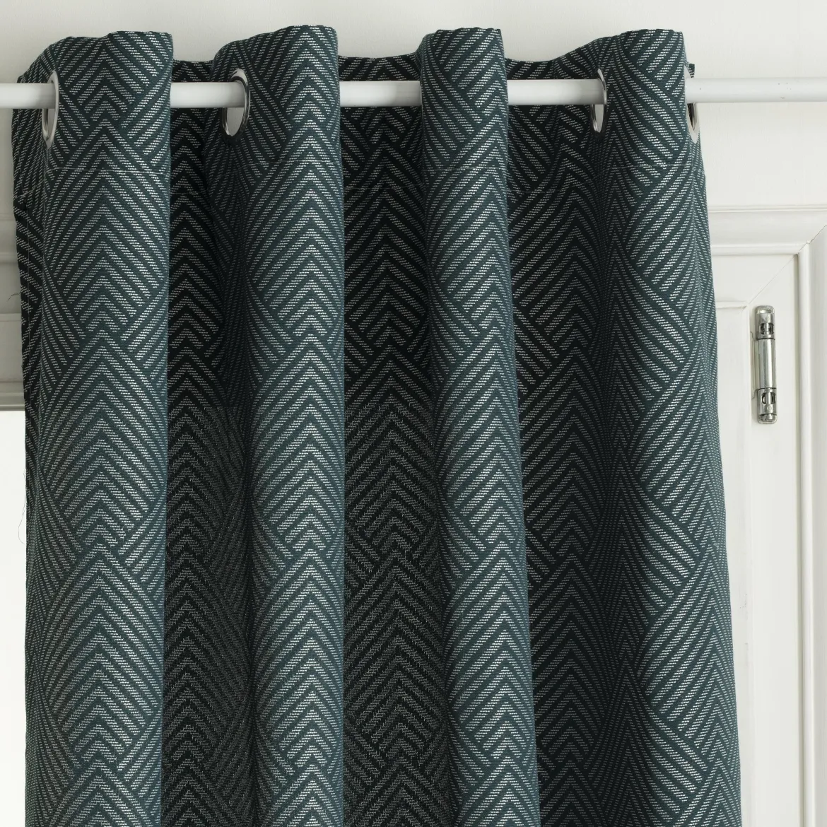 RIDEAU GEOM A MOTIFS JACQUARD OEILLETS BLEU CANARD 140X260CM