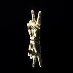STATUE MINI MAIN H10.5CM