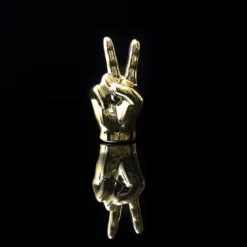 STATUE MINI MAIN H10.5CM