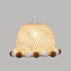 SUSPENSION BAMBOU POMPONS